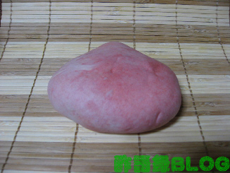 MOMOパンは桃パン